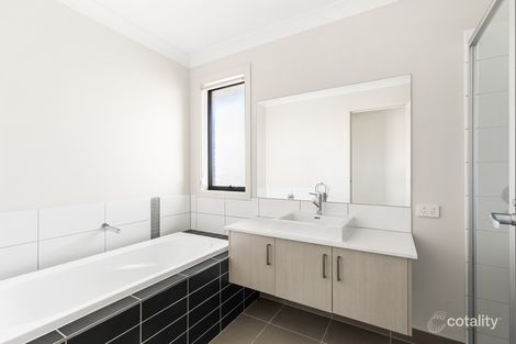 Property photo of 29 Dingo Street Point Cook VIC 3030