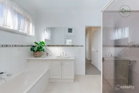 Property photo of 1/32 Race Street Flora Hill VIC 3550