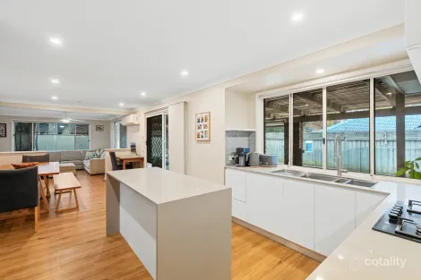 Property photo of 4 Hayter Close Kariong NSW 2250