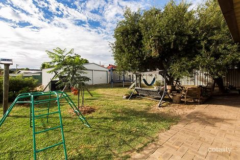 Property photo of 16 Jinda Road Koongamia WA 6056