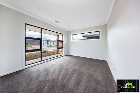 Property photo of 23 Tabrett Street Googong NSW 2620