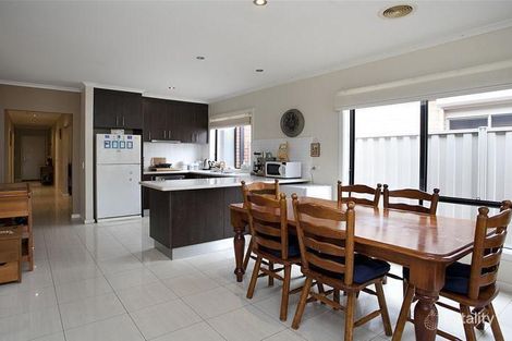 Property photo of 16 Hounslow Green Caroline Springs VIC 3023