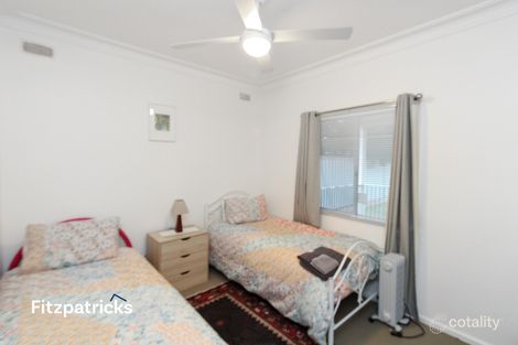 Property photo of 71 Tichborne Crescent Kooringal NSW 2650