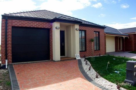 Property photo of 16 Hounslow Green Caroline Springs VIC 3023