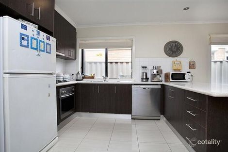 Property photo of 16 Hounslow Green Caroline Springs VIC 3023