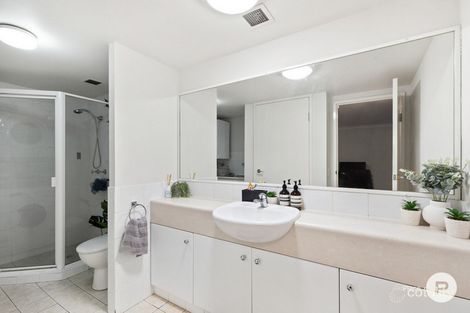 Property photo of 13/45 Deakin Street Kangaroo Point QLD 4169