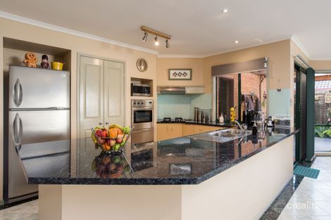 Property photo of 8 Baystone Place Lilydale VIC 3140