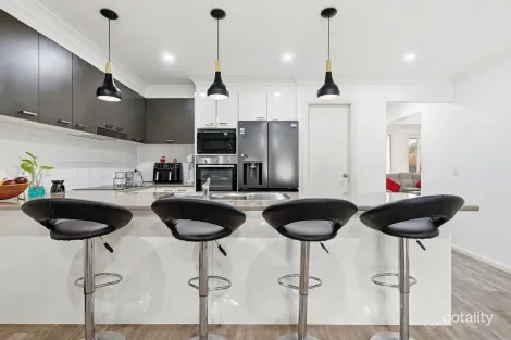 17 Safrano Pl, Coffs Harbour, NSW 2450