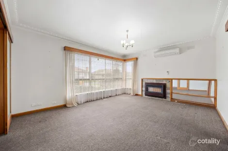 Property photo of 4 Ercil Street Wendouree VIC 3355