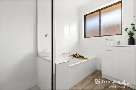 Property photo of 1/115-117 Duncans Road Werribee VIC 3030