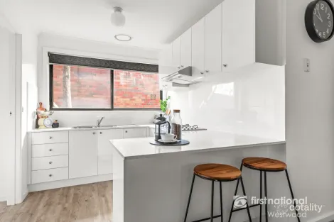 Property photo of 1/115-117 Duncans Road Werribee VIC 3030