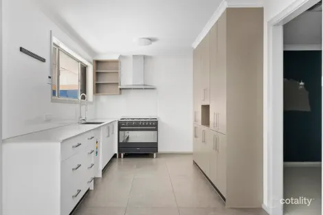 Property photo of 28 Hinkler Crescent Modbury Heights SA 5092