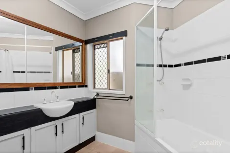 Property photo of 9 Euston Close Clifton Beach QLD 4879