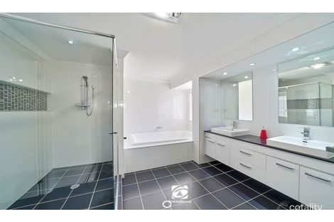 Property photo of 4 Oakbank Place Currans Hill NSW 2567