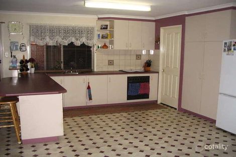 Property photo of 13 Eureka Court Glenvale QLD 4350