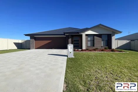 Property photo of 12 Cedar Crescent Parkes NSW 2870