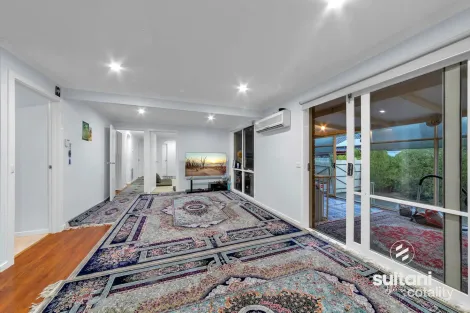 Property photo of 50 Girvan Circuit Endeavour Hills VIC 3802