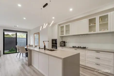 Property photo of 31 Mervyn Drive Greenvale VIC 3059