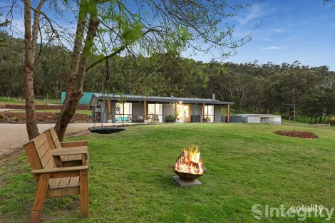 208 Pinnacle Lane, Dixons Creek, VIC 3775
