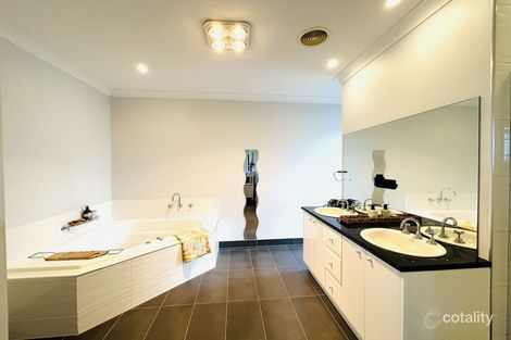 Property photo of 9 Juniper Avenue Point Cook VIC 3030