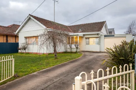 Property photo of 218 Dowling Street Wendouree VIC 3355