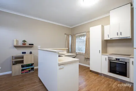 Property photo of 218 Dowling Street Wendouree VIC 3355