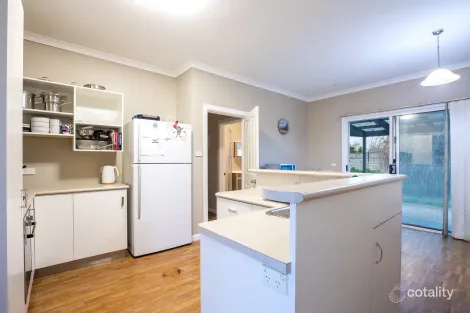Property photo of 218 Dowling Street Wendouree VIC 3355