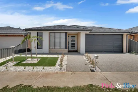 51 Hemingway Dr, Rockbank, VIC 3335