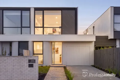 51C BARRINGTON ST, BENTLEIGH EAST, VIC 3165