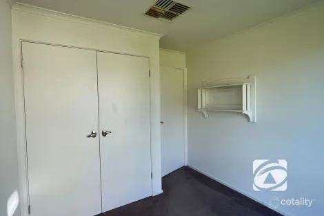 Property photo of 1 Tingle Close Narre Warren VIC 3805