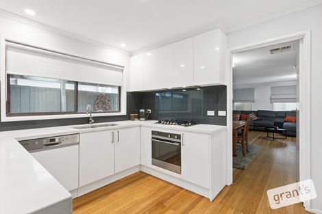 Property photo of 11 Pemberton Drive Narre Warren VIC 3805