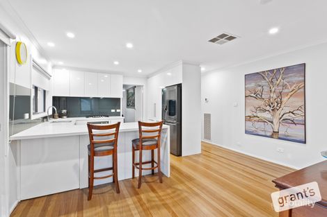 Property photo of 11 Pemberton Drive Narre Warren VIC 3805