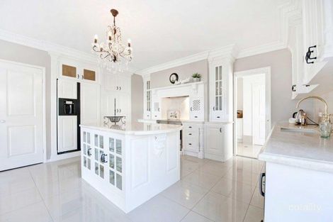 Property photo of 2 Prospect Avenue Bolton Point NSW 2283