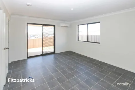 Property photo of 2/14 Gasnier Loop Boorooma NSW 2650