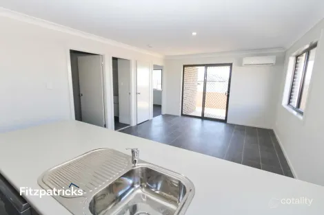 Property photo of 2/14 Gasnier Loop Boorooma NSW 2650