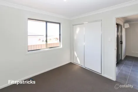 Property photo of 2/14 Gasnier Loop Boorooma NSW 2650