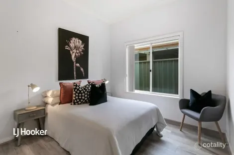Property photo of 22 Hindmarsh Circuit Mawson Lakes SA 5095