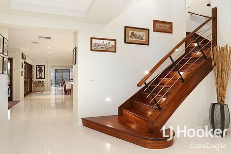 Property photo of 8 Sandhill Rise Point Cook VIC 3030