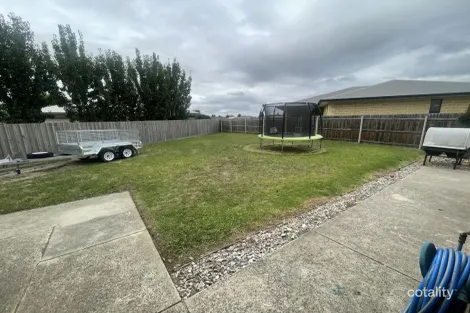 Property photo of 10 Rostrevor Close Traralgon VIC 3844