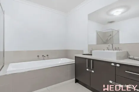 Property photo of 10/38 Mallard Circuit Craigieburn VIC 3064