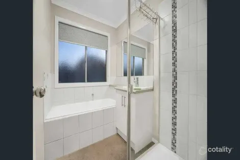 Property photo of 4 Cleopatra Drive Cranbourne VIC 3977