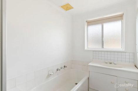 Property photo of 11 Kitchener Crescent Seymour VIC 3660