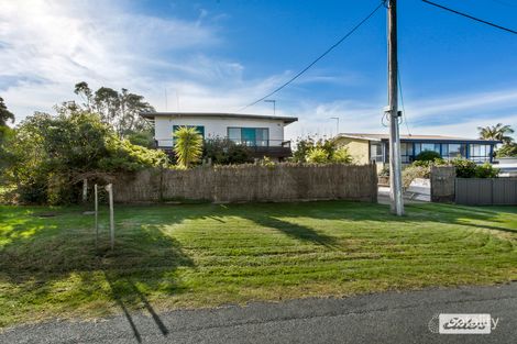 111 Lake Bunga Beach Rd, Lake Bunga, VIC 3909