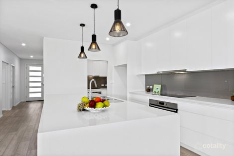 Property photo of 8 Iluka Crescent Narrawallee NSW 2539