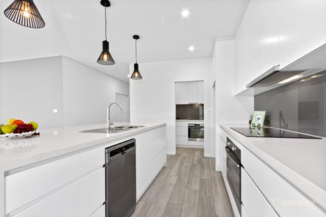 Property photo of 8 Iluka Crescent Narrawallee NSW 2539