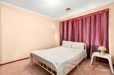 Property photo of 2 Huntly Court Meadow Heights VIC 3048