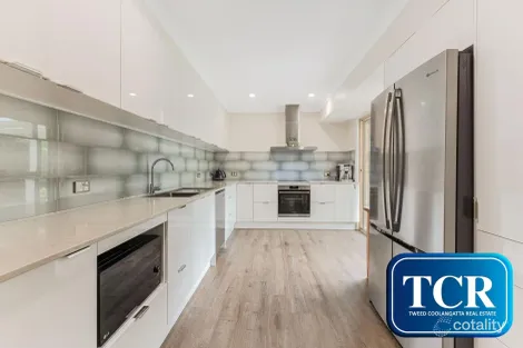 Property photo of 12 Golf View Court Banora Point NSW 2486