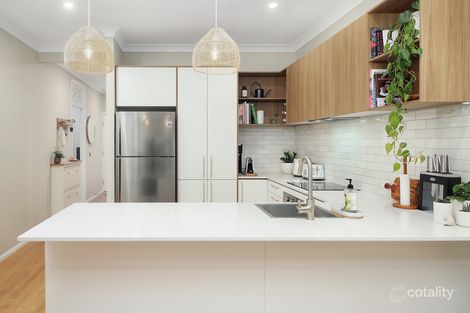 Property photo of 18 Hannam Crescent Forest Lake QLD 4078