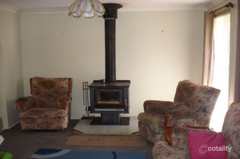 Property photo of 17 Amos Avenue Blayney NSW 2799