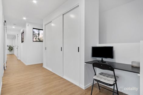 Property photo of 1 Pelling Place Deebing Heights QLD 4306